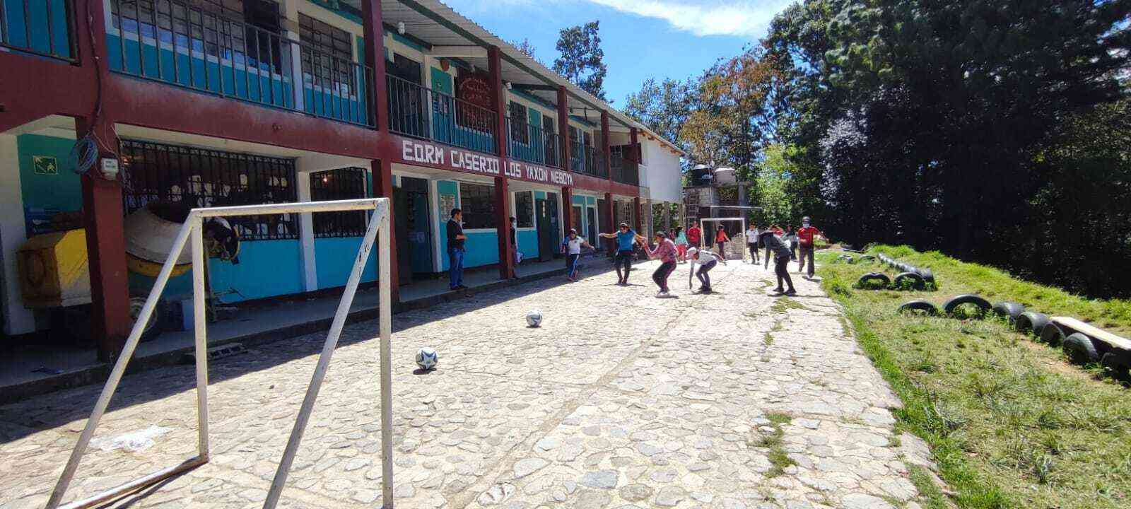 Schule in Los Yaxón Neboyá nach erster Schulerweiterung